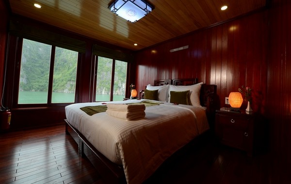 Halong Royal Palace cruise